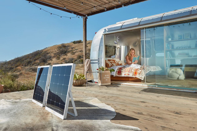 sieu-sa%cc%a3c-du%cc%a3-phong-di-do%cc%a3ng-dung-nang-luo%cc%a3ng-ma%cc%a3t-troi-de%cc%89-sa%cc%a3c-day-smartphone-toi-60-lan2